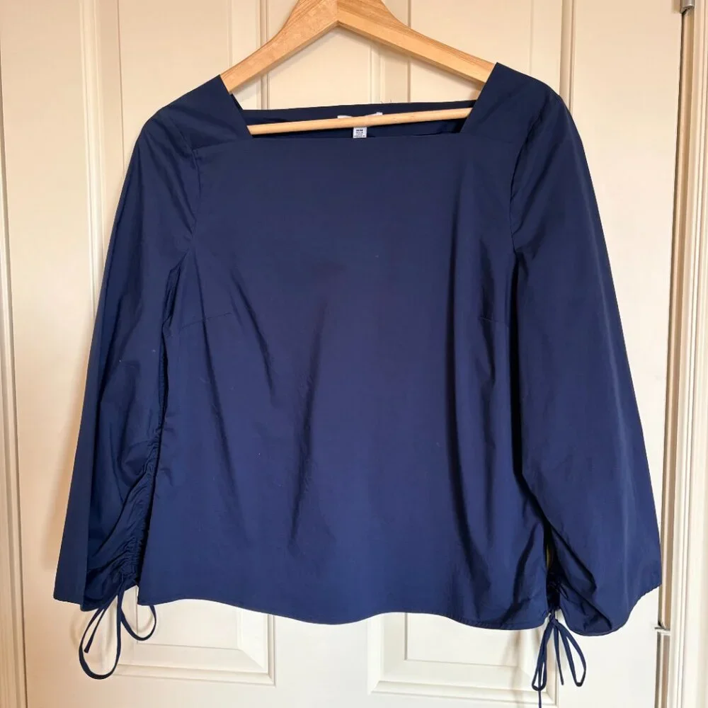 Women’s Medium H by Halston Navy Blue Top Long Sleeve Square Neck Tie Detail